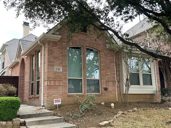 $2,800 | 236 Wallington Way, Lewisville, TX 75067