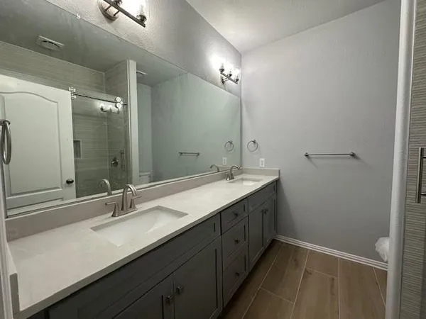 $2,800 | 236 Wallington Way, Lewisville, TX 75067