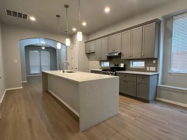 $2,800 | 236 Wallington Way, Lewisville, TX 75067