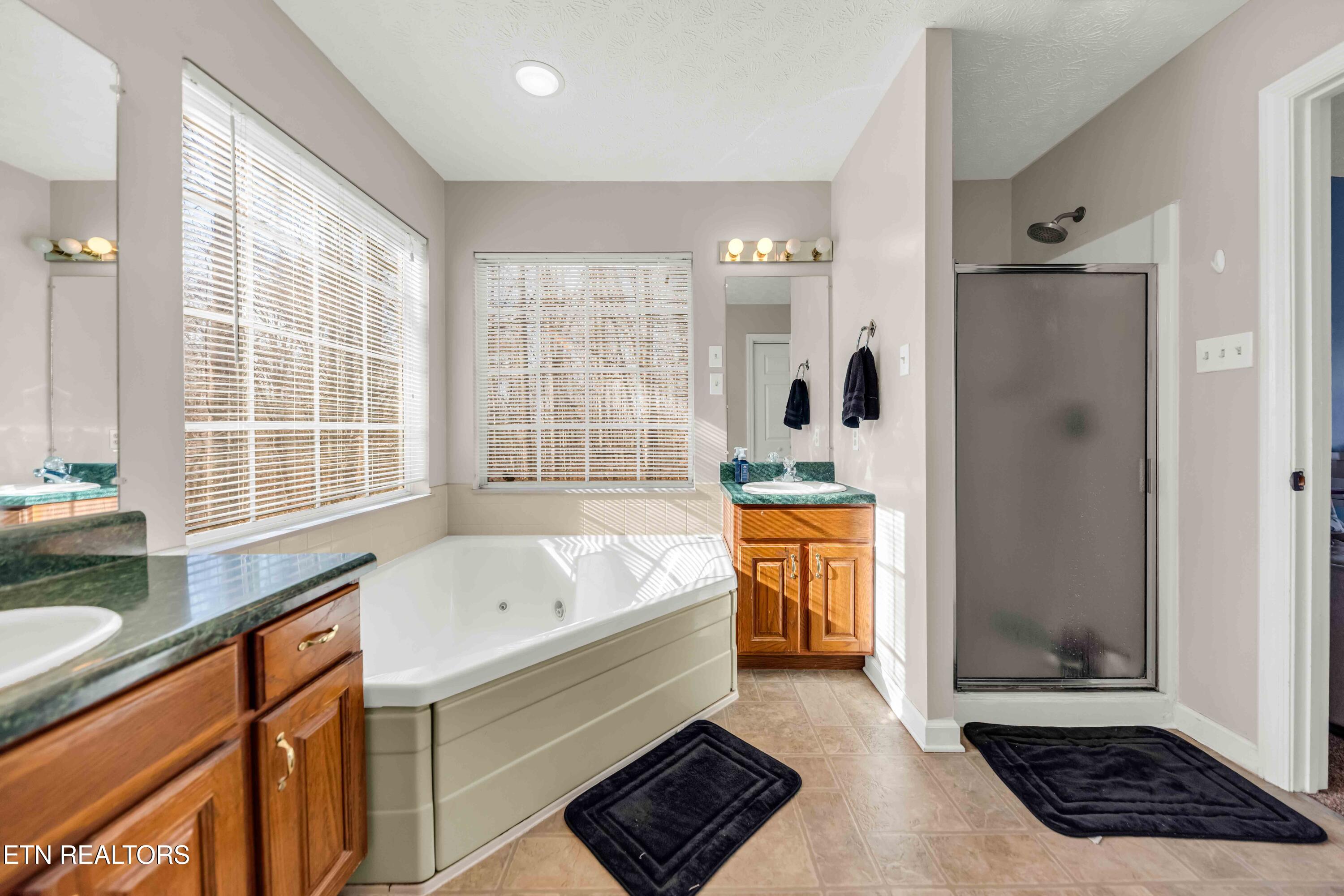 153 Autumn Drive Clinton, TN 37716 - Photo 21 of 29 Double vanities