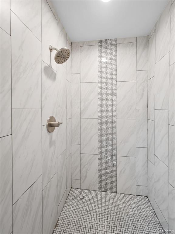 2446 Eastern Avenue Rochester Hills, MI 48307 - Photo 29 of 48