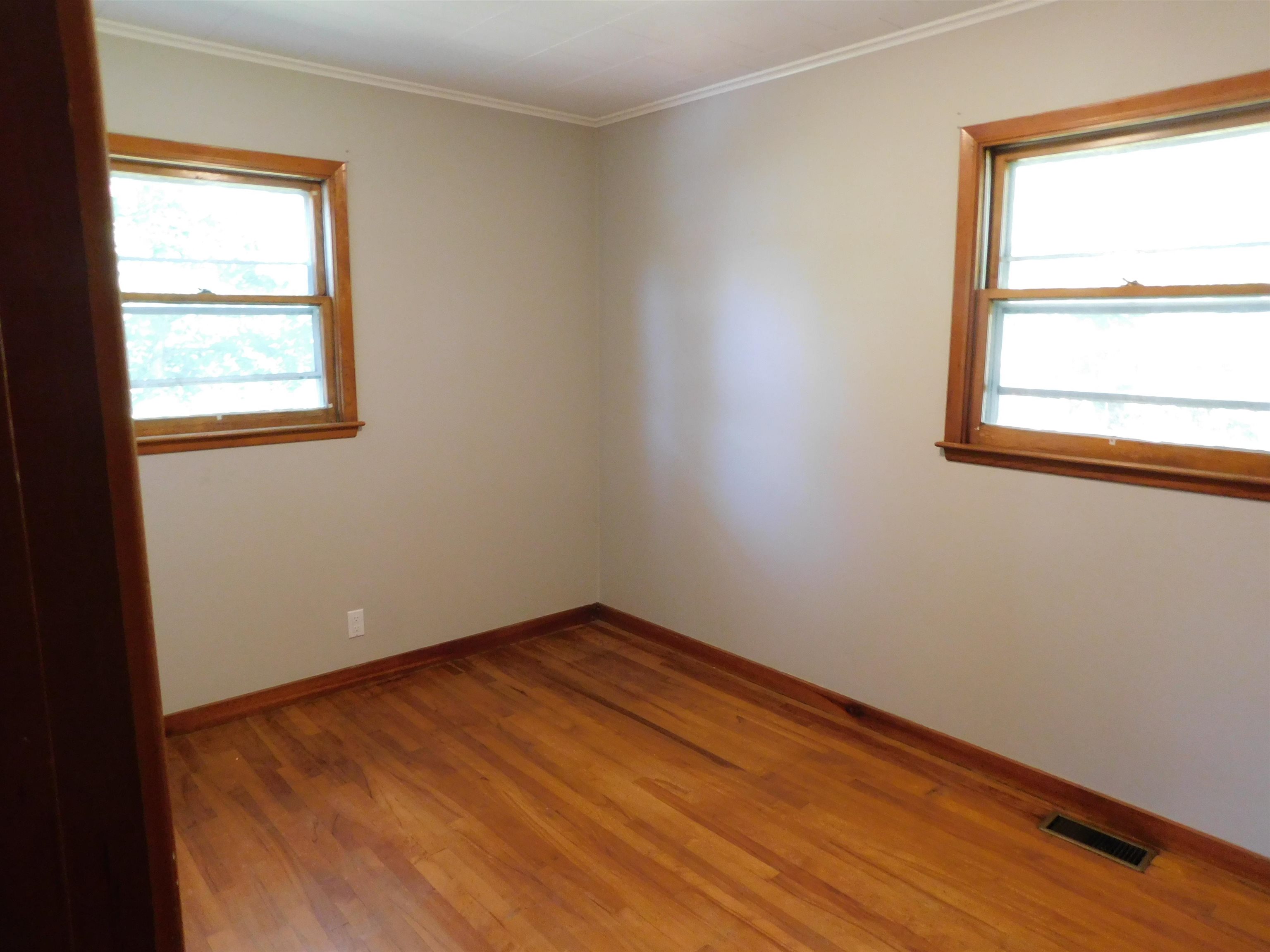 17 Clark Street Springfield, VT 05150 - Photo 11 of 25