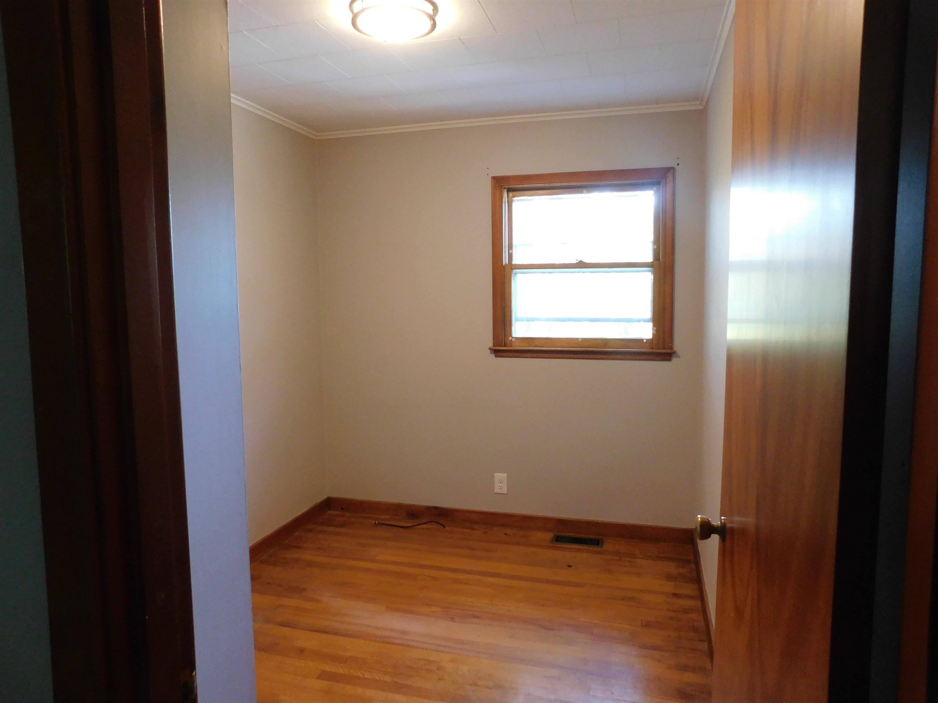 17 Clark Street Springfield, VT 05150 - Photo 6 of 25