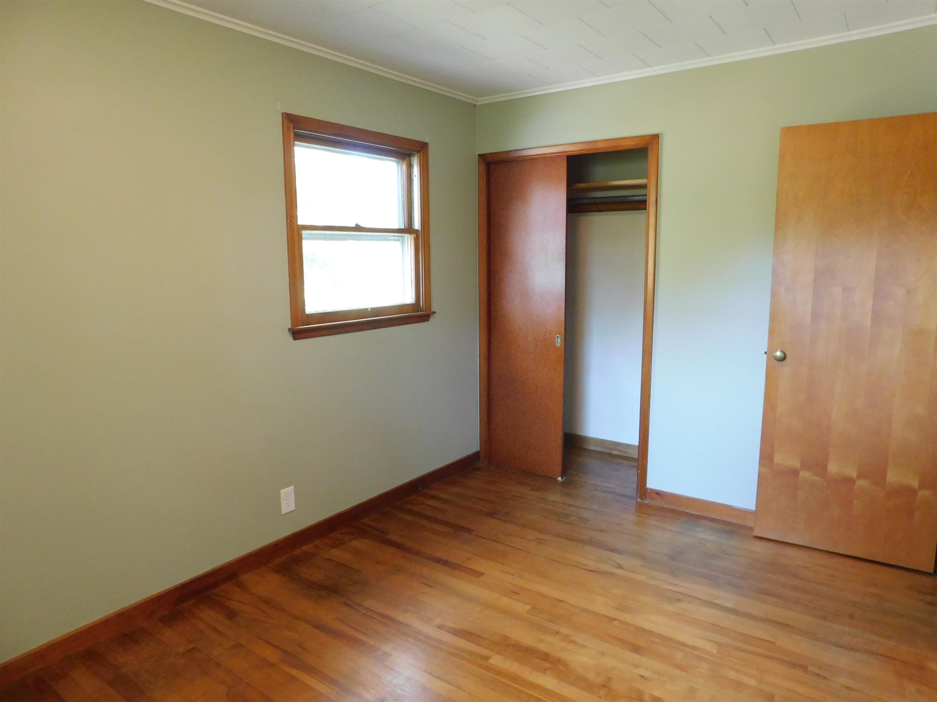 17 Clark Street Springfield, VT 05150 - Photo 8 of 25