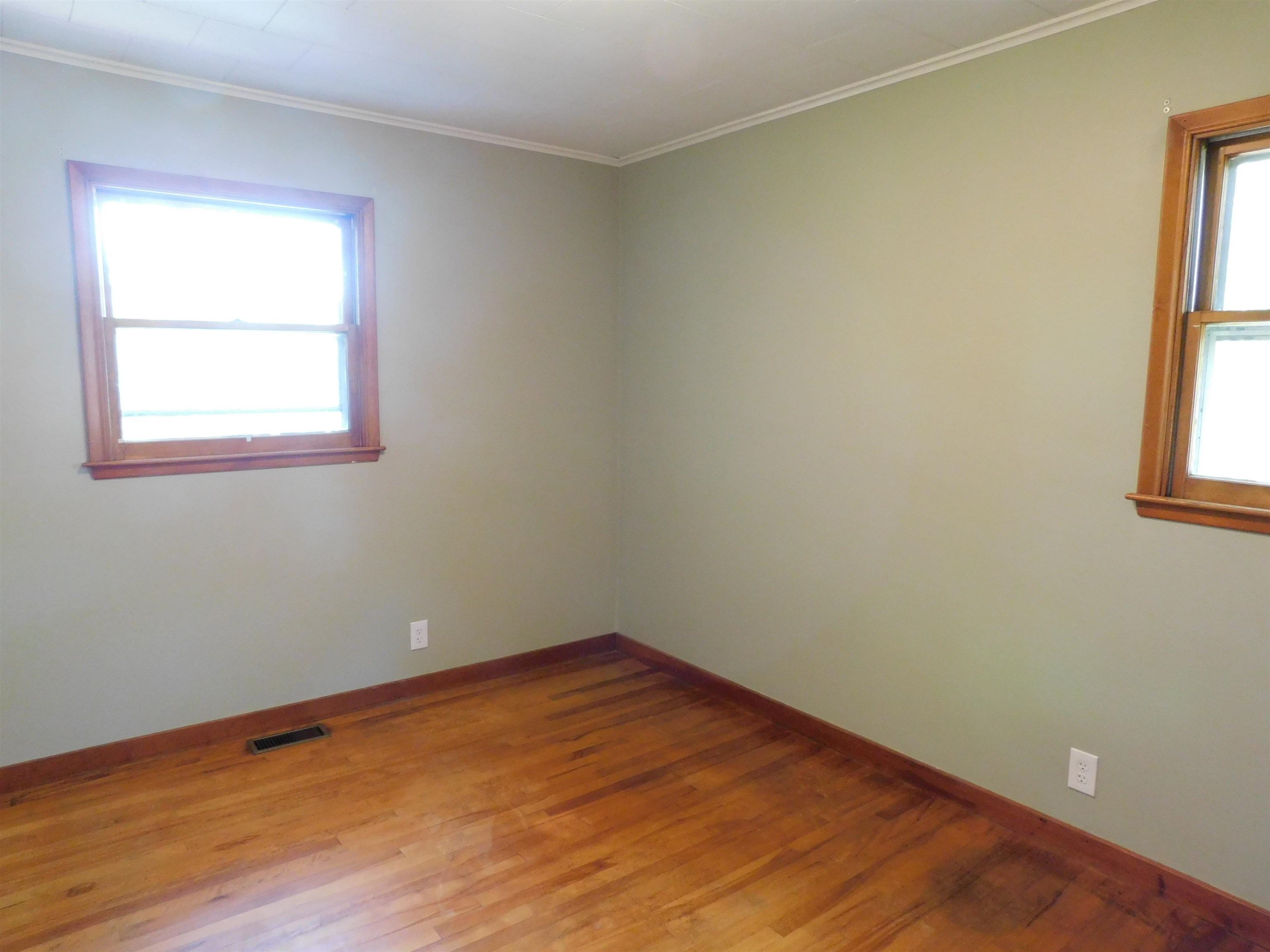 17 Clark Street Springfield, VT 05150 - Photo 9 of 25