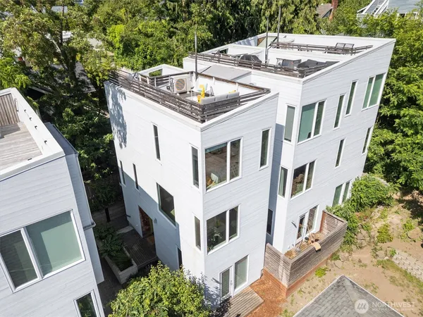 $739,000 | 3642 A Interlake Avenue North, Seattle, WA 98103