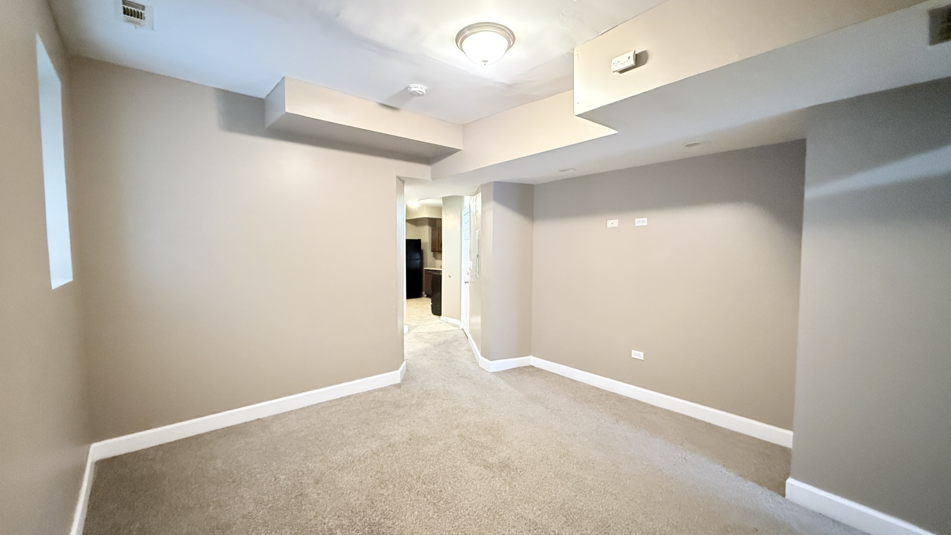 8017 South Phillips Avenue, Unit G Chicago, IL 60617 - Photo 3 of 16 a view of an empty room