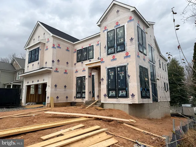 $2,295,000 | 1110 Hillcrest Drive Southwest, Vienna, VA 22180