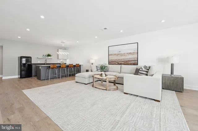 $2,295,000 | 1110 Hillcrest Drive Southwest, Vienna, VA 22180