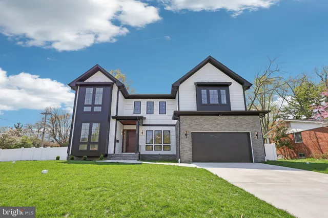 $2,295,000 | 1110 Hillcrest Drive Southwest, Vienna, VA 22180