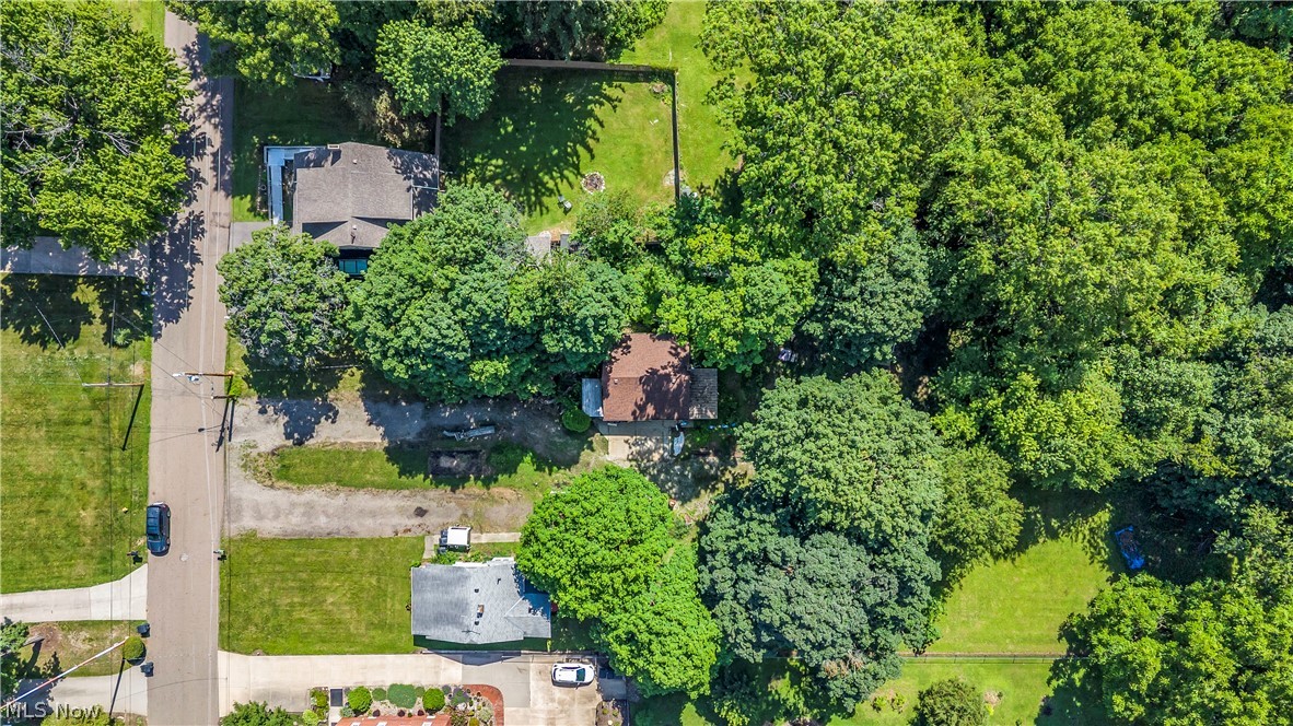 1664 Woods Road Akron, OH 44306 - Photo 5 of 17