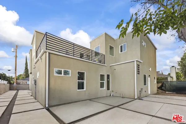 $1,895,000 | 19025 Bassett Street, Los Angeles, CA 91335