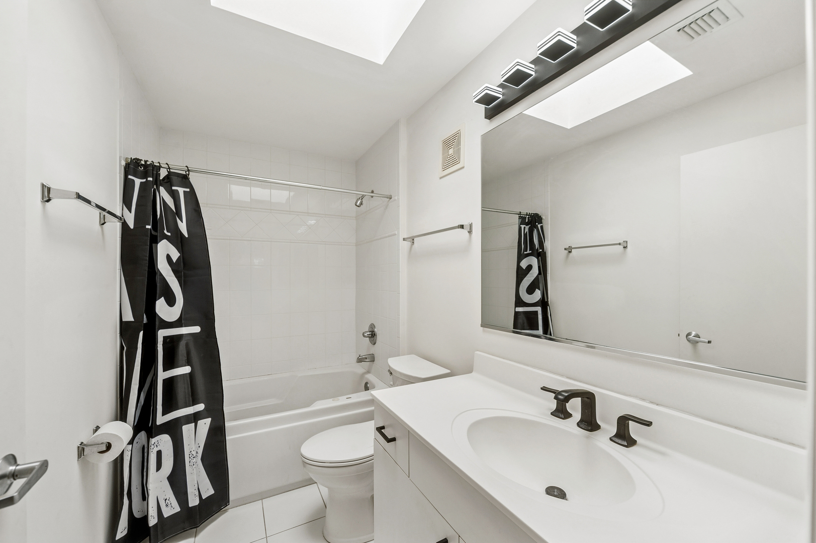 402 Kelburn Road, Unit 323 Deerfield, IL 60015 - Photo 14 of 21