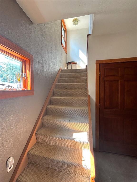 4217 Hillsville Road Pulaski, PA 16143 - Photo 18 of 26 a view of entryway