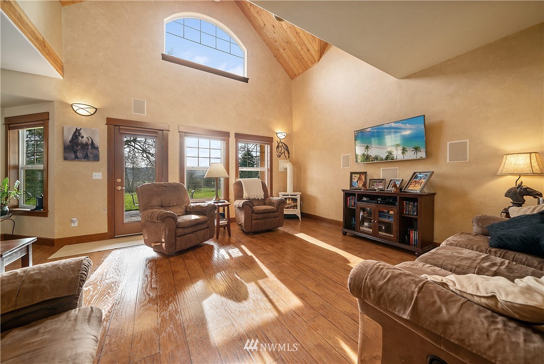 19515 Mountain Meadows Lane Southwest Rochester, WA 98579 - Photo 5 of 40 Gallery Image 5