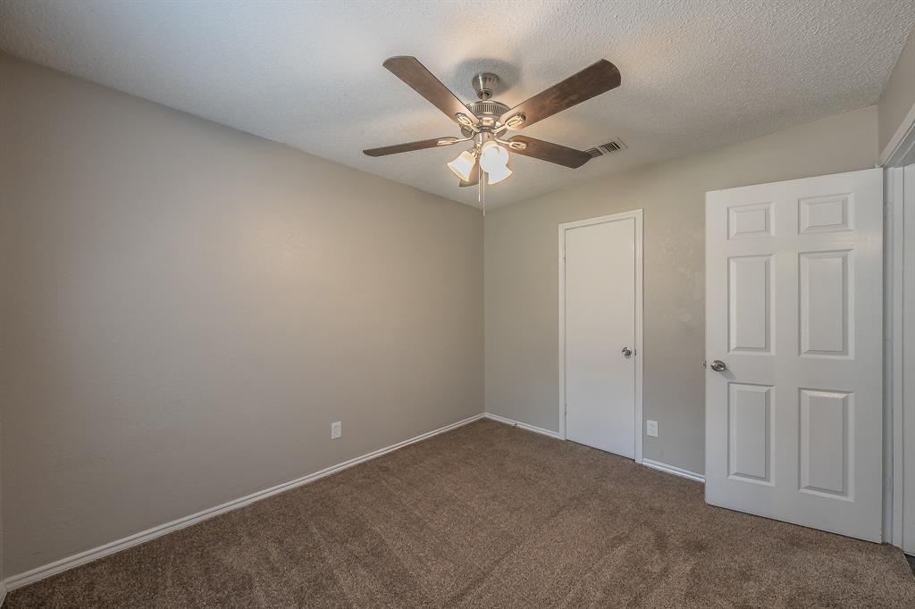 912 Red Oak Street Azle, TX 76020 - Photo 22 of 40