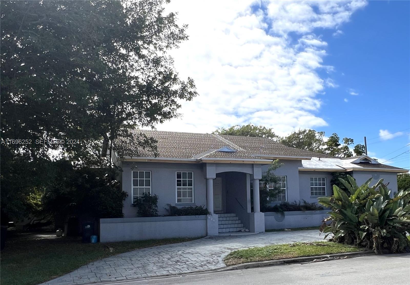 424 90th Street Surfside, FL 33154 - Photo 3 of 7