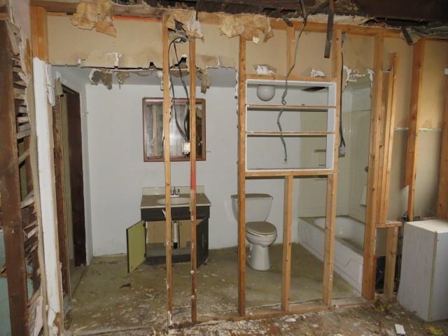 222 Kramer Way Pittsburgh, PA 15211 - Photo 13 of 19 a utility room with dryer and washer