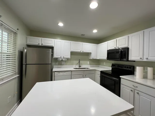 $1,850 | 8064 Shadow Oak Drive, North Charleston, SC 29406