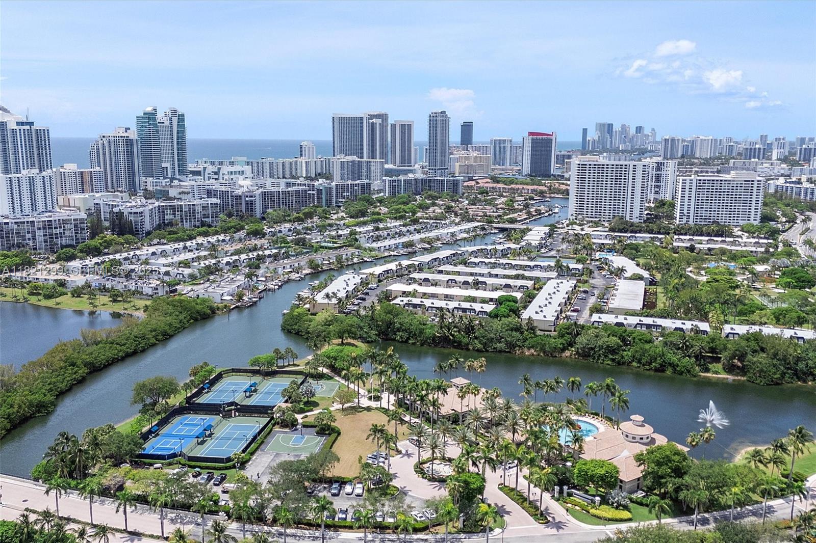 1382 Harbor View West Hollywood, FL 33019 - Photo 3 of 57