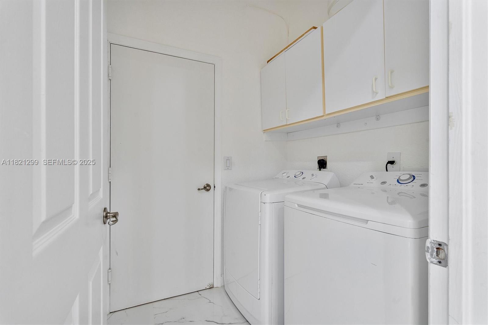 1382 Harbor View West Hollywood, FL 33019 - Photo 39 of 57