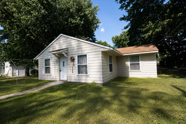 $95,000 | 720 Grant Avenue, Dixon, IL 61021