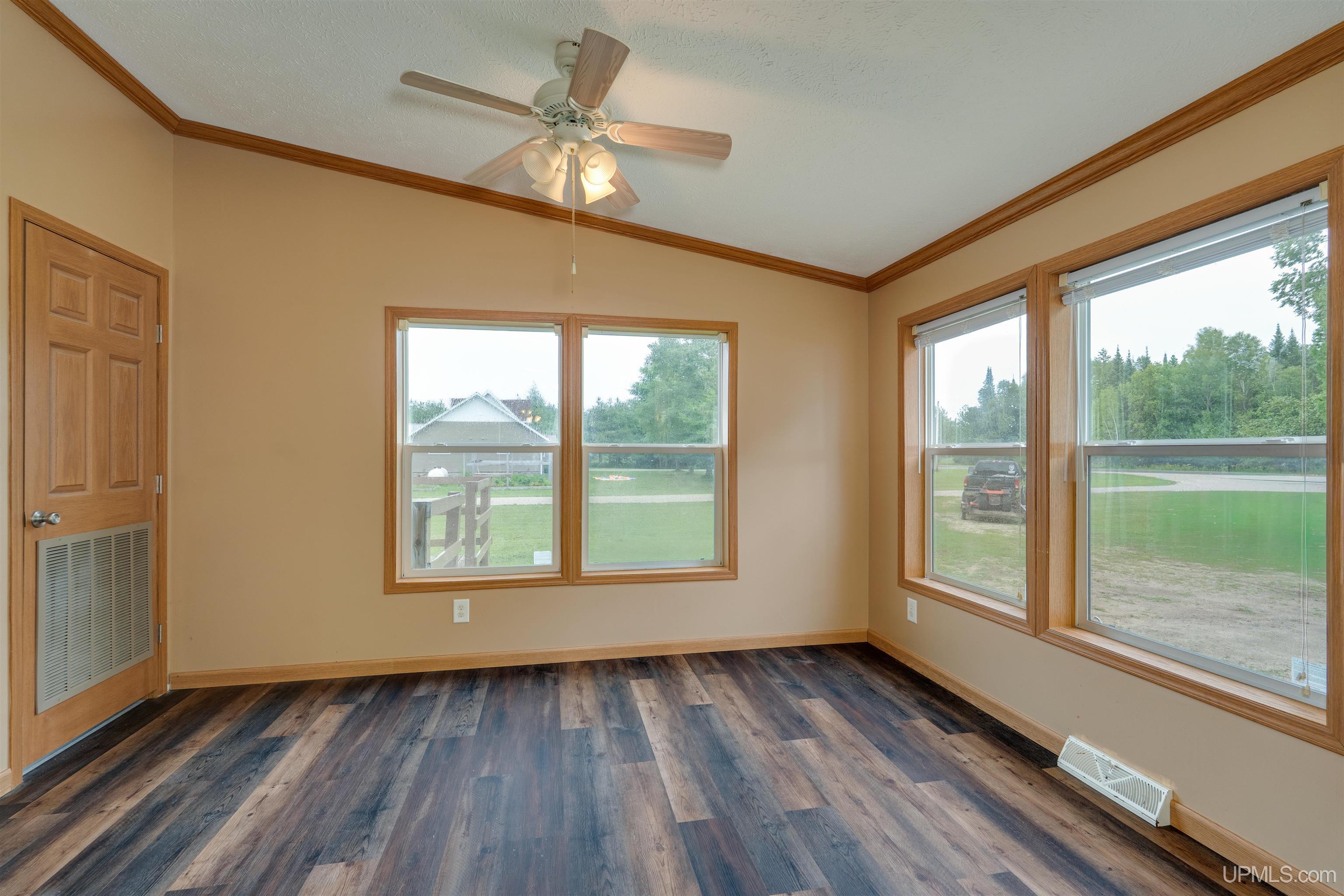 5880 River Road Manistique, MI 49854 - Photo 8 of 48 Gallery Image 8