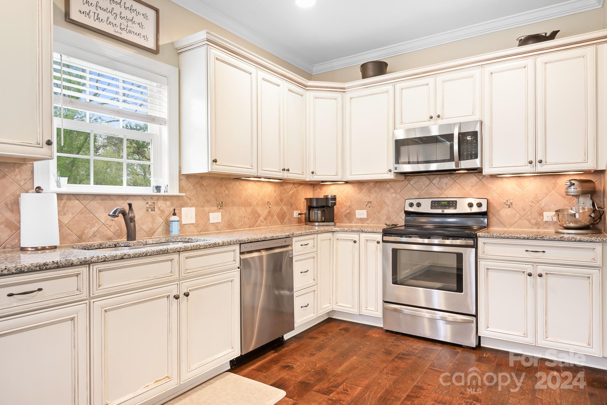 544 Wiggins Road Mooresville, NC 28115 - Photo 3 of 25 Gallery Image 3