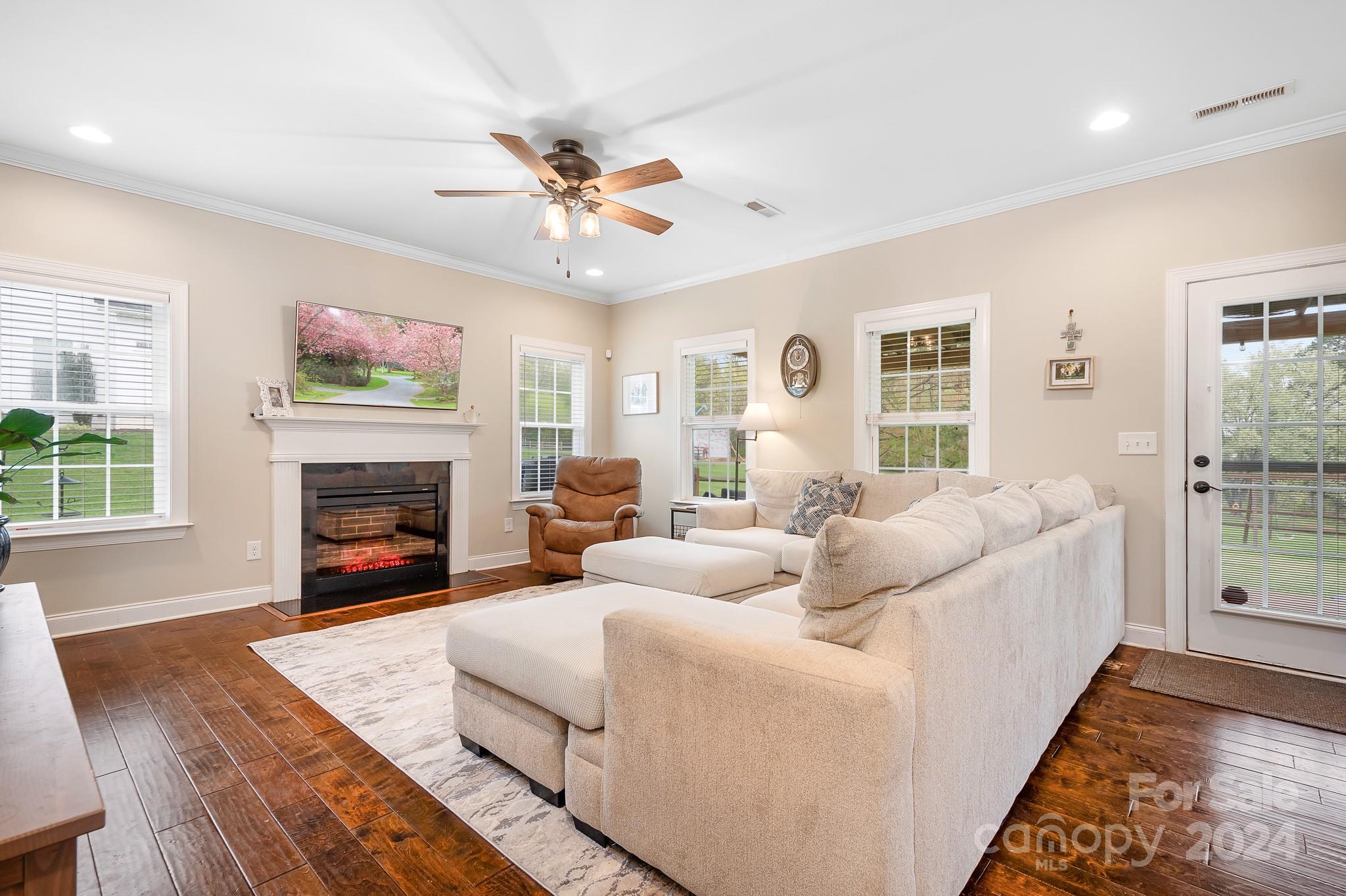 544 Wiggins Road Mooresville, NC 28115 - Photo 5 of 25 Gallery Image 5