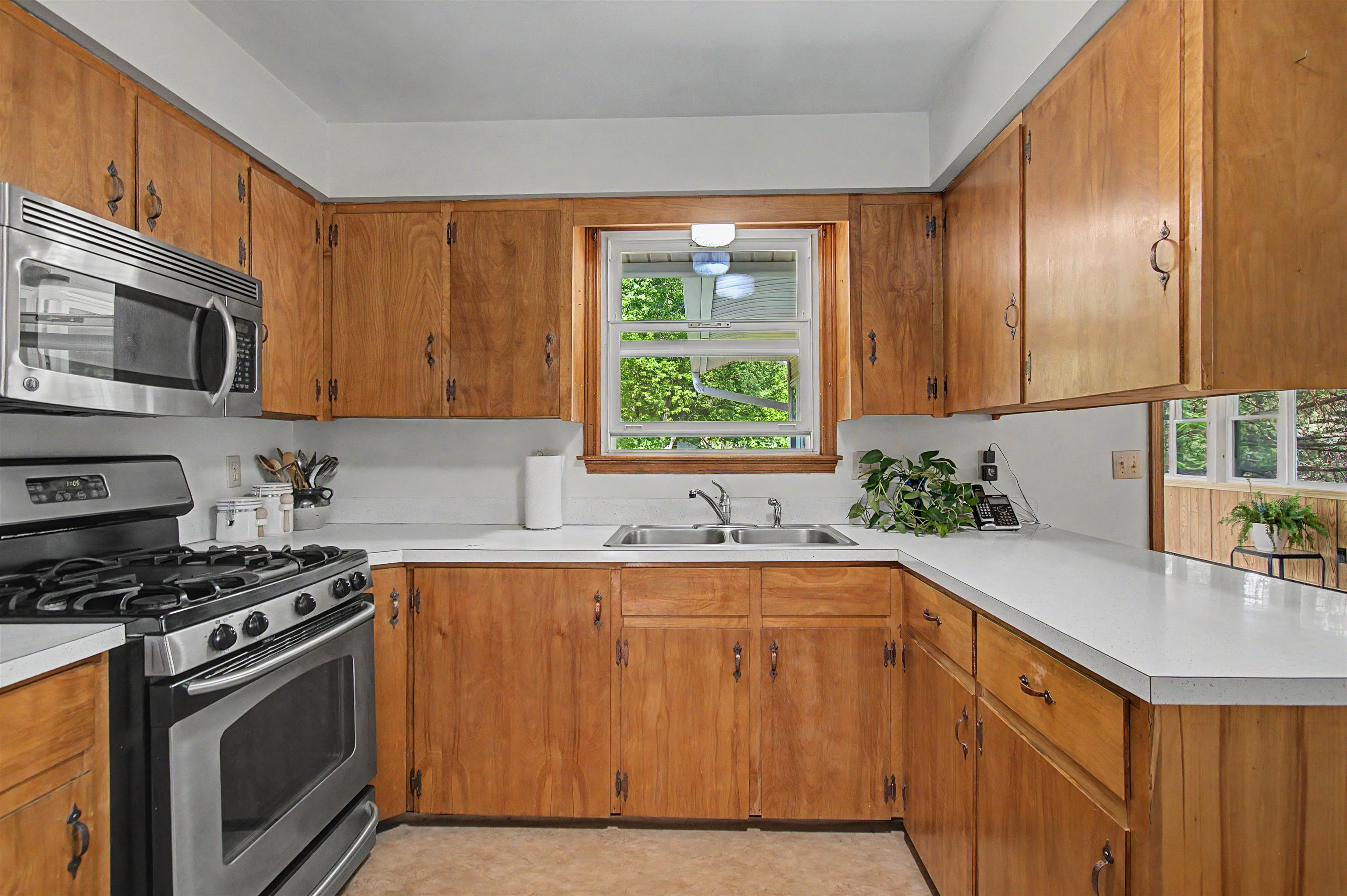 16 Colbert Street Essex Junction, VT 05452 - Photo 14 of 48