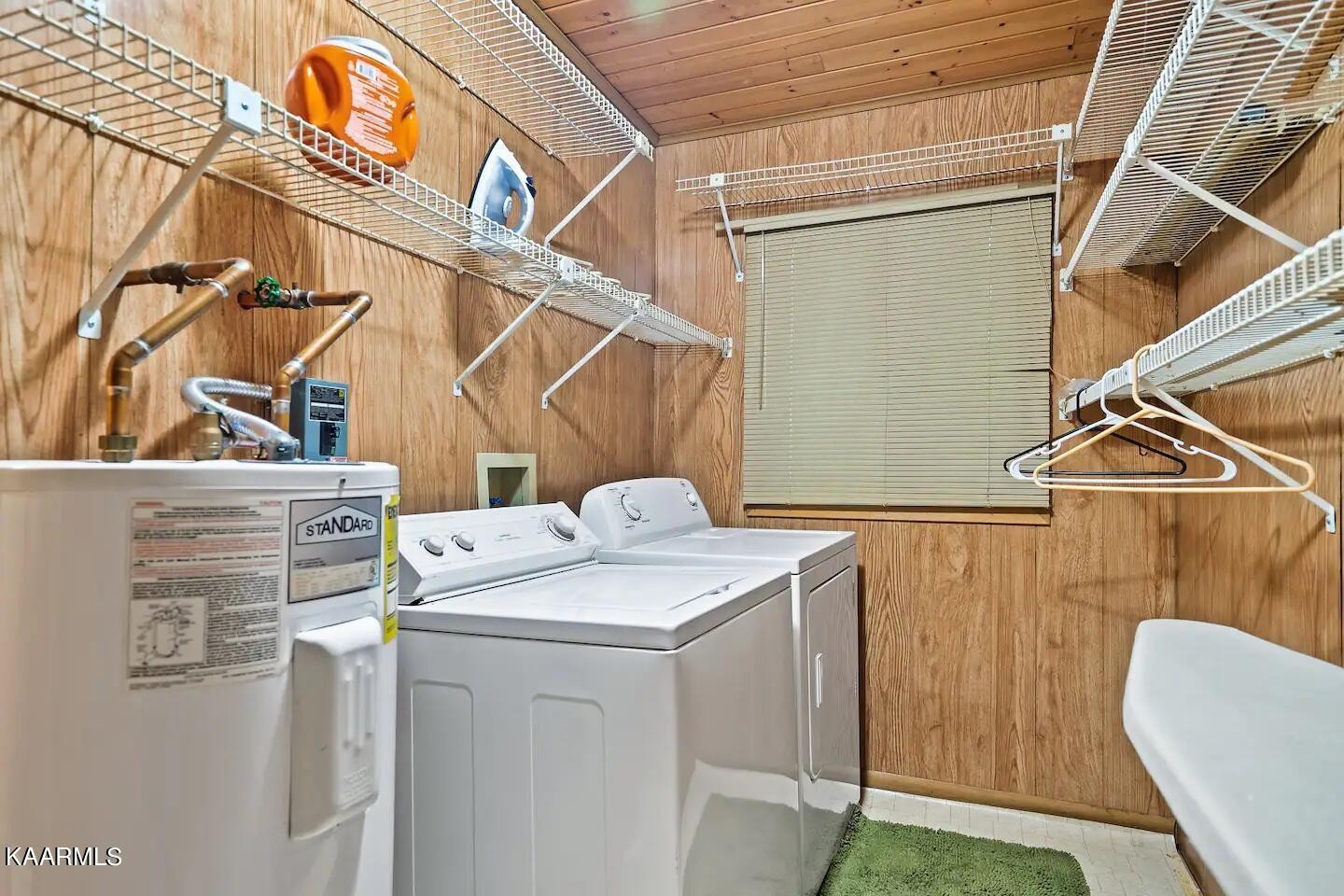 1424 Zurich Road Gatlinburg, TN 37738 - Photo 27 of 27 a utility room with dryer and washer
