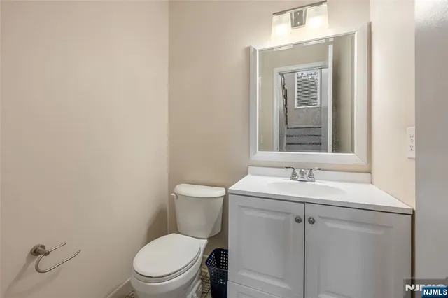 $549,000 | 1146 Stephanie Drive, Caldwell, NJ 07006