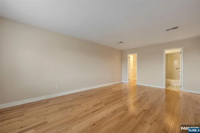 $549,000 | 1146 Stephanie Drive, Caldwell, NJ 07006