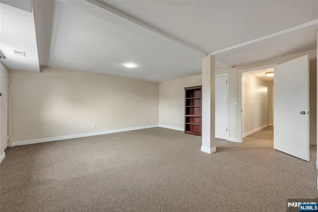 $549,000 | 1146 Stephanie Drive, Caldwell, NJ 07006