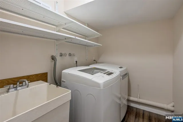 $549,000 | 1146 Stephanie Drive, Caldwell, NJ 07006