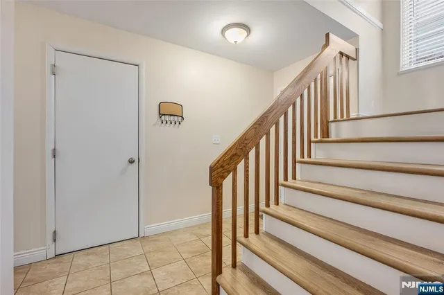 $549,000 | 1146 Stephanie Drive, Caldwell, NJ 07006