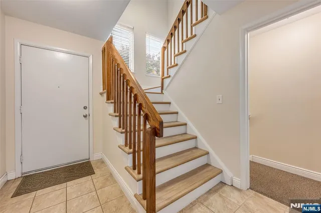 $549,000 | 1146 Stephanie Drive, Caldwell, NJ 07006