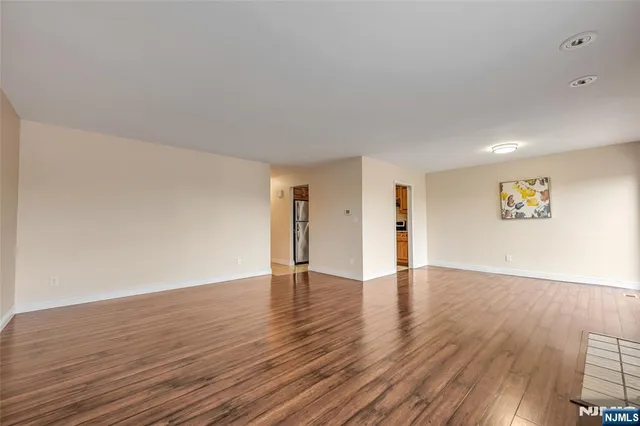 $549,000 | 1146 Stephanie Drive, Caldwell, NJ 07006