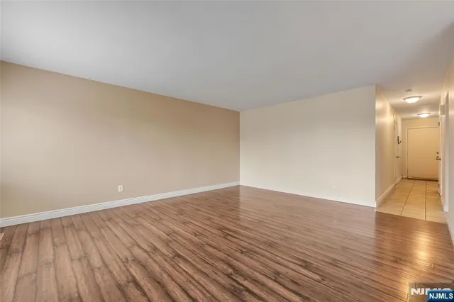 $549,000 | 1146 Stephanie Drive, Caldwell, NJ 07006