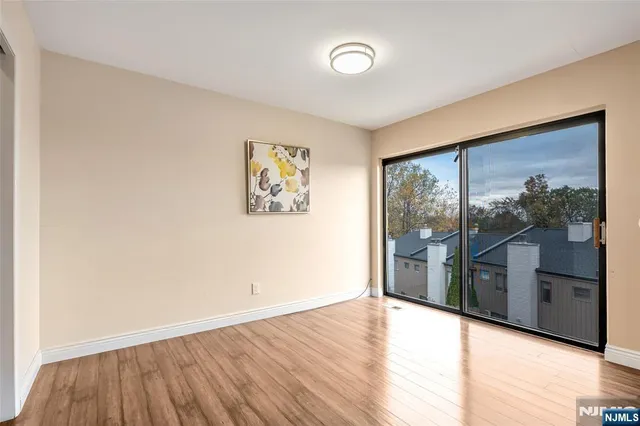 $549,000 | 1146 Stephanie Drive, Caldwell, NJ 07006