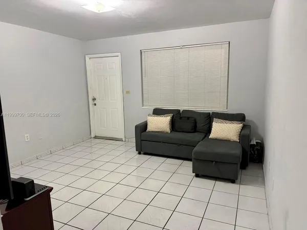 $2,300 | 2732 Northwest 16th Terrace, Unit 2734, Miami, FL 33125