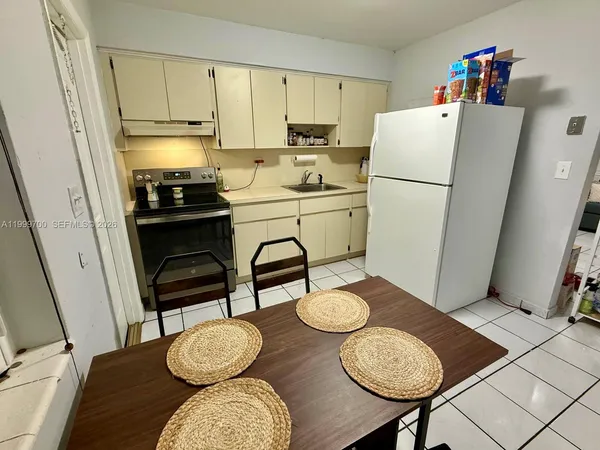 $2,300 | 2732 Northwest 16th Terrace, Unit 2734, Miami, FL 33125