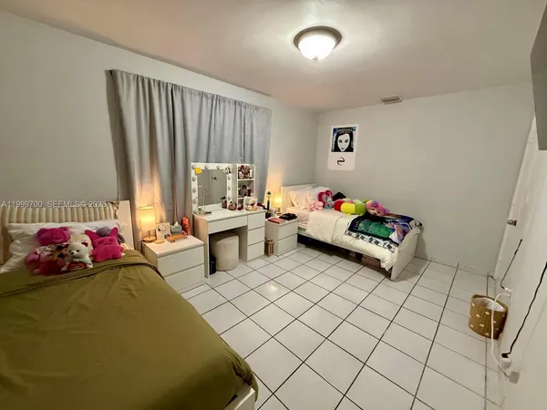 $2,300 | 2732 Northwest 16th Terrace, Unit 2734, Miami, FL 33125