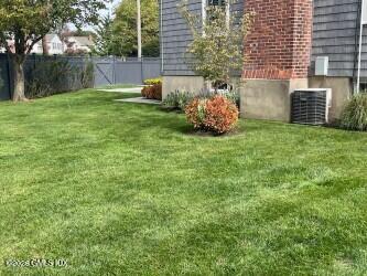 24 Taylor Drive Cos Cob, CT 06807 - Photo 37 of 39 Side yard