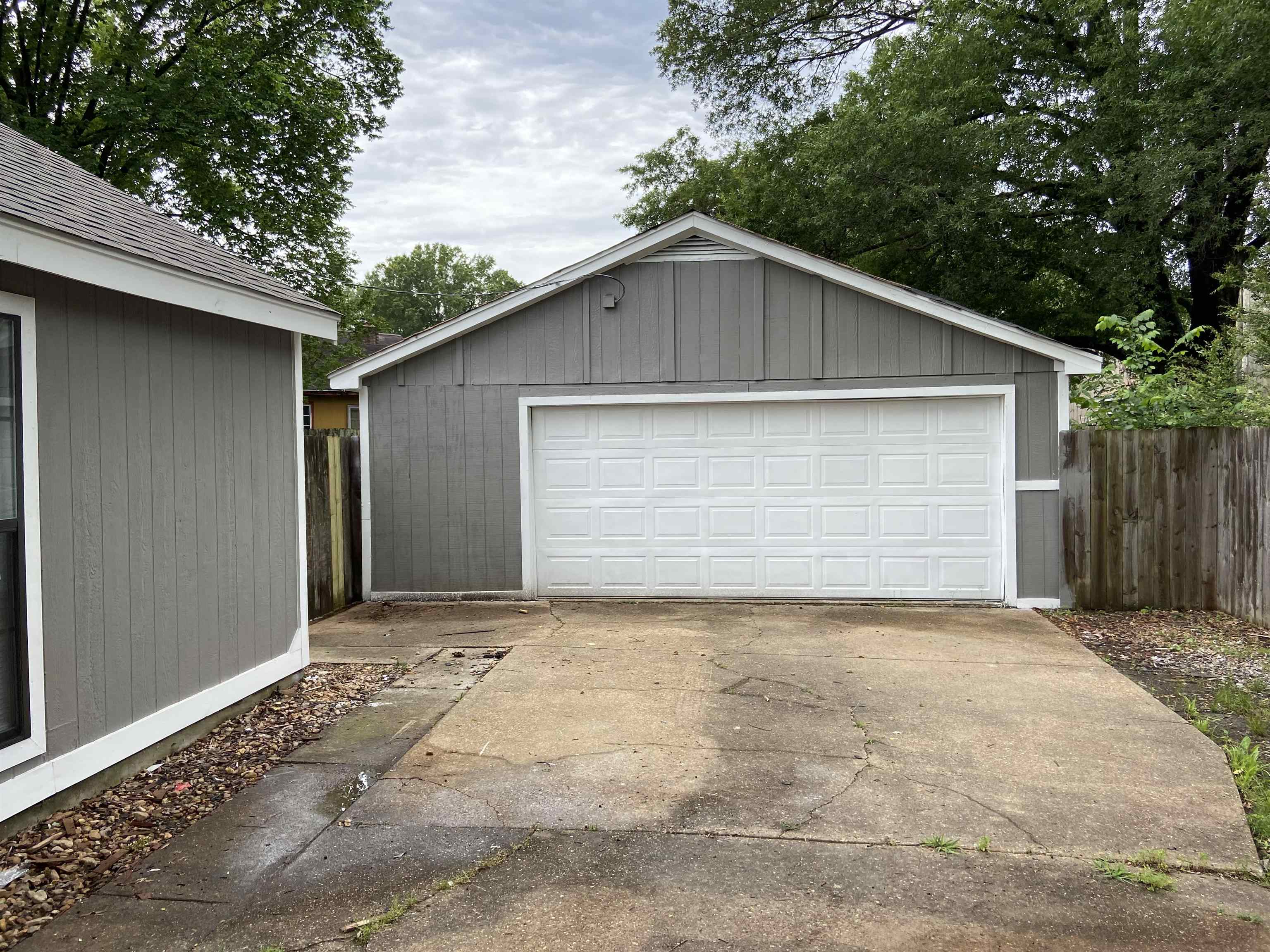 3891 Ross Road Memphis, TN 38115 - Photo 3 of 18 a view of backyard of house