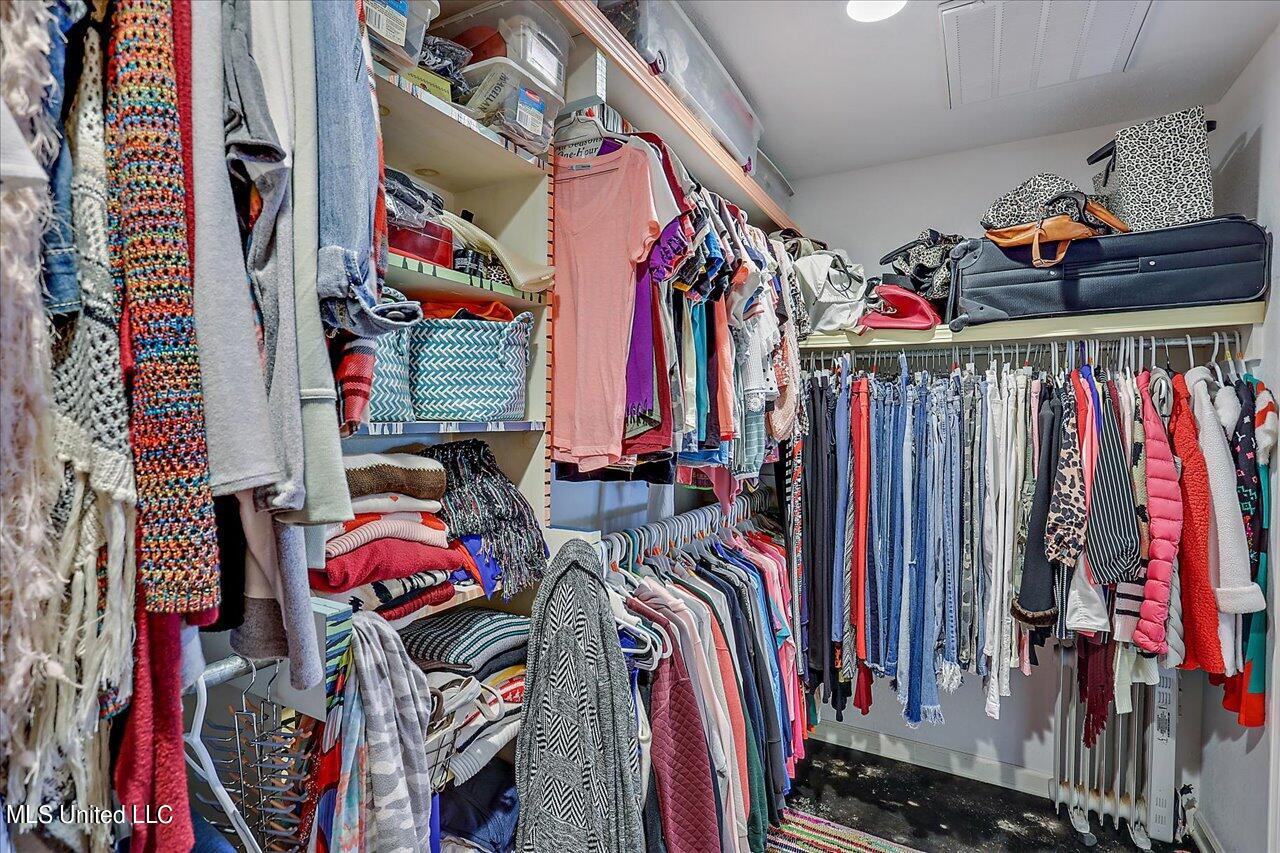 2568 Highway 481 Raleigh, MS 39153 - Photo 33 of 89 Master Closet