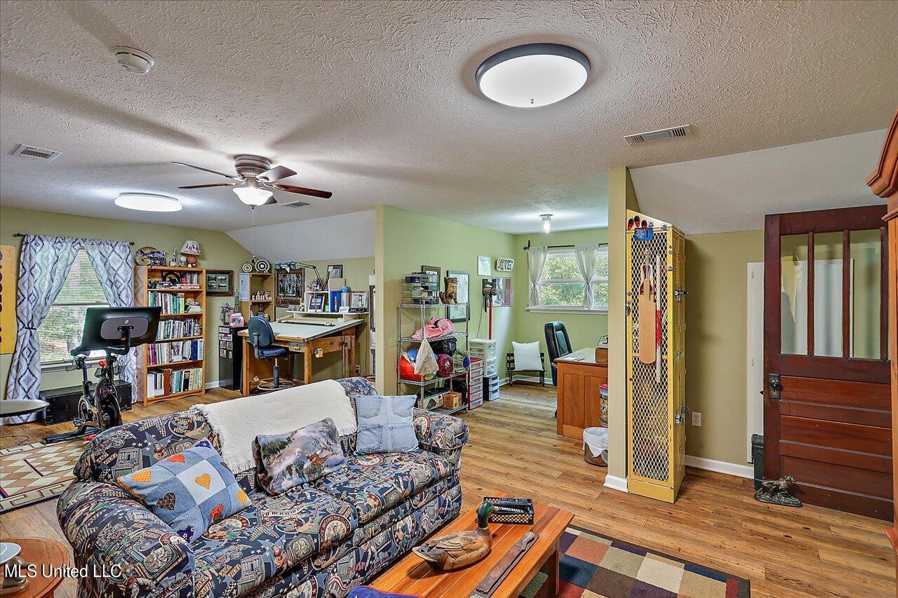 2568 Highway 481 Raleigh, MS 39153 - Photo 38 of 89 Bonus Room