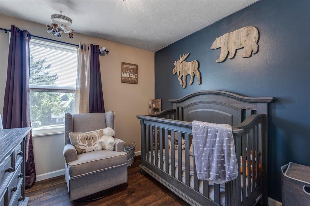 133 Glengarry Drive Coraopolis, PA 15108 - Photo 16 of 24 a bedroom with furniture and a window