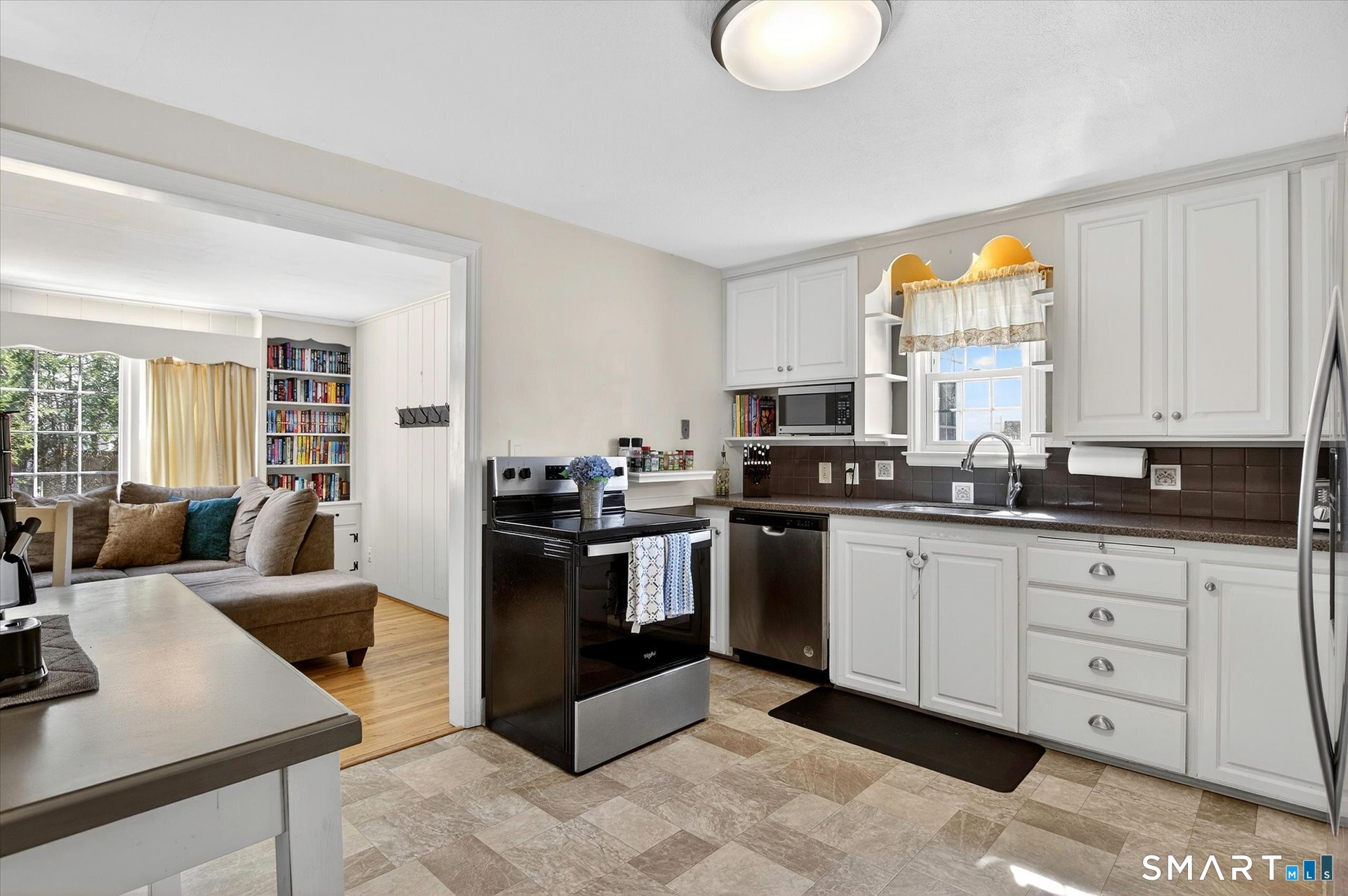 22 Carroll Road Manchester, CT 06042 - Photo 16 of 40