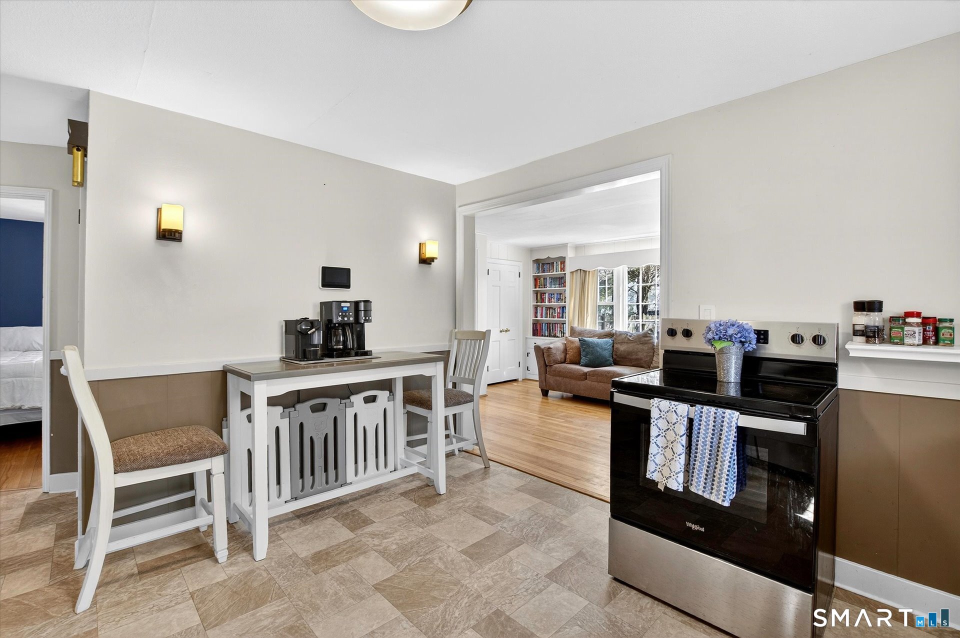 22 Carroll Road Manchester, CT 06042 - Photo 17 of 40